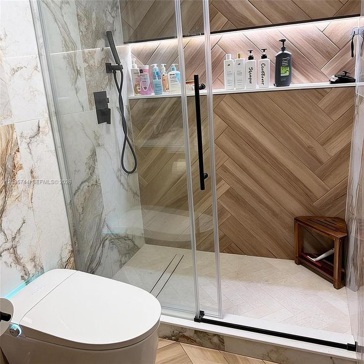 En Venta: $290,000 (3 camas, 2 baños, 1330 Pies cuadrados)