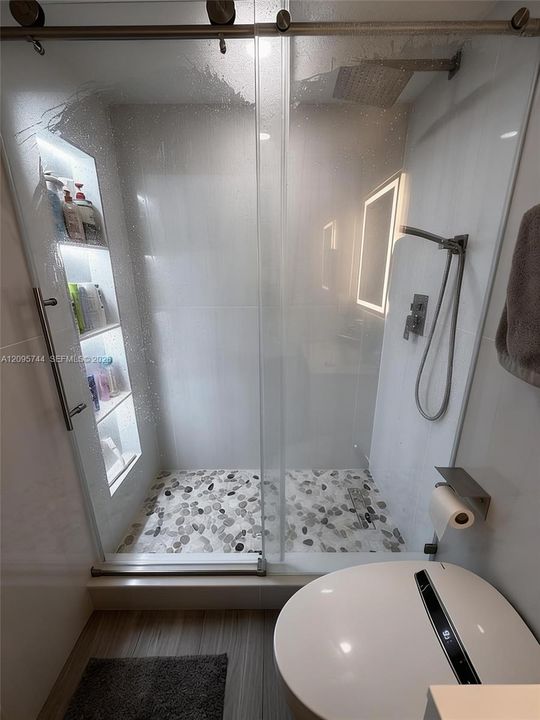 En Venta: $290,000 (3 camas, 2 baños, 1330 Pies cuadrados)