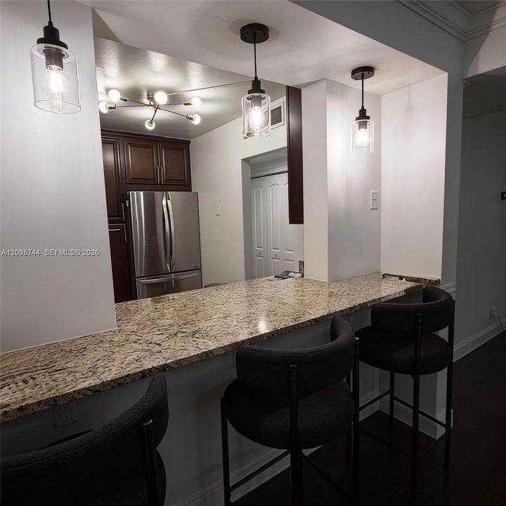 En Venta: $290,000 (3 camas, 2 baños, 1330 Pies cuadrados)
