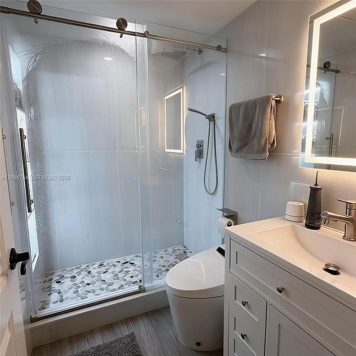 En Venta: $290,000 (3 camas, 2 baños, 1330 Pies cuadrados)