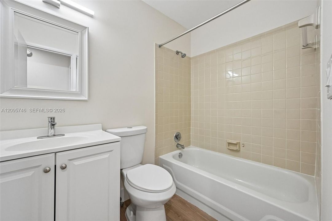 For Sale: $254,900 (2 beds, 2 baths, 1029 Square Feet)