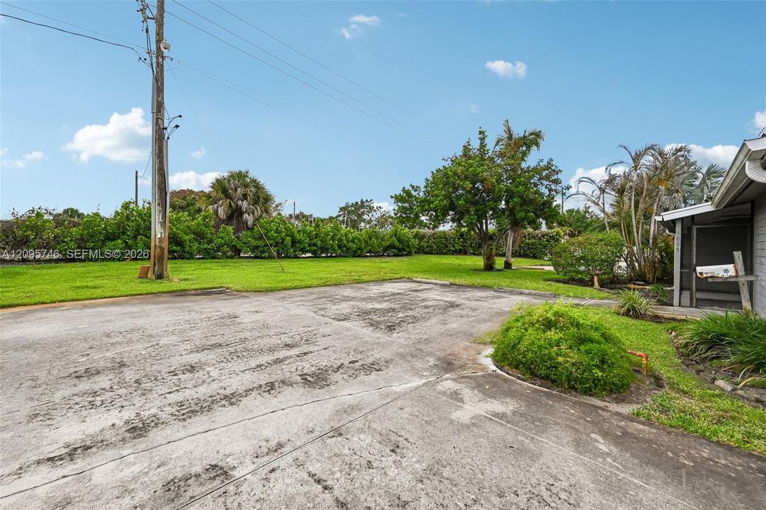 For Sale: $254,900 (2 beds, 2 baths, 1029 Square Feet)