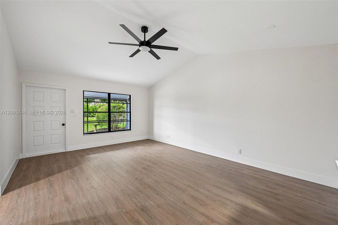 For Sale: $254,900 (2 beds, 2 baths, 1029 Square Feet)