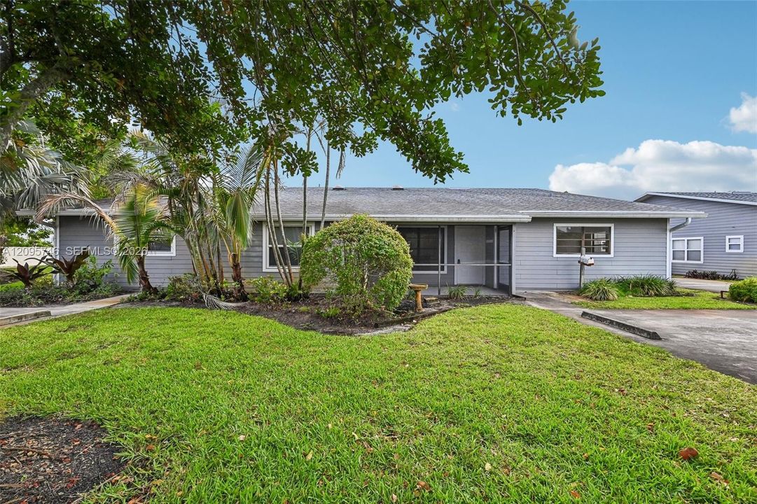 For Sale: $254,900 (2 beds, 2 baths, 1029 Square Feet)