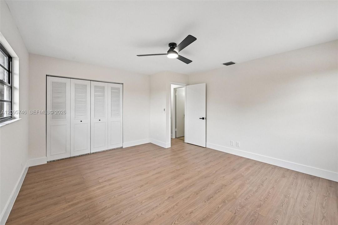 For Sale: $254,900 (2 beds, 2 baths, 1029 Square Feet)