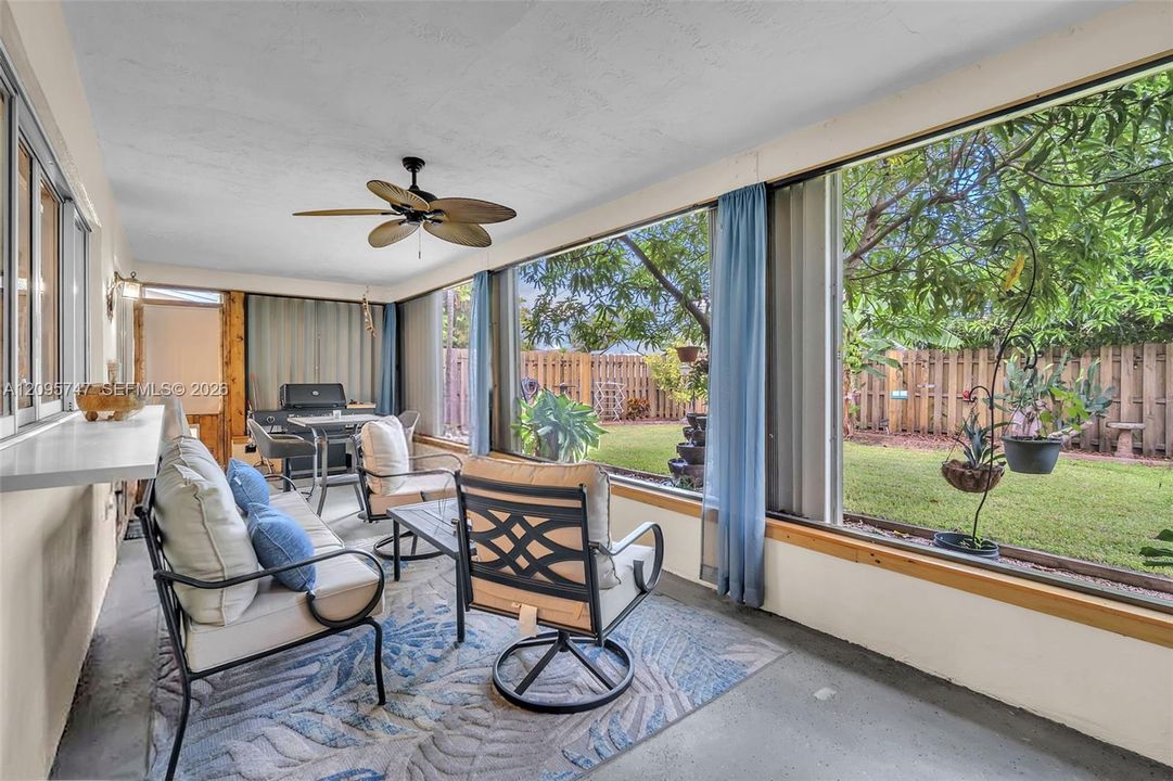 For Sale: $531,000 (2 beds, 2 baths, 1537 Square Feet)