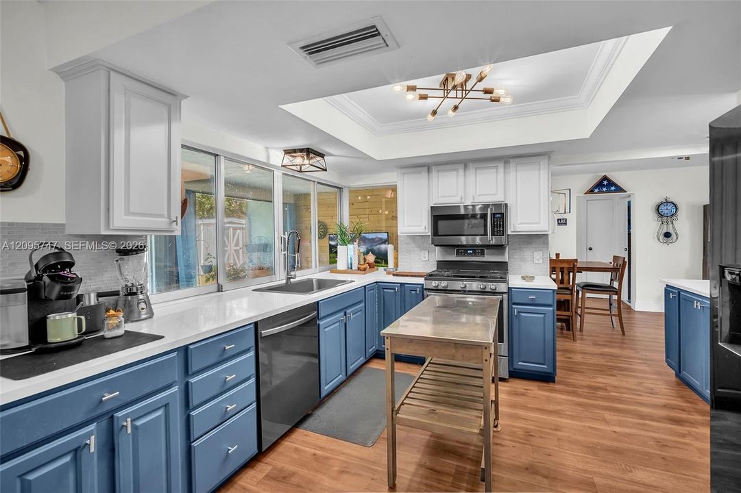 For Sale: $531,000 (2 beds, 2 baths, 1537 Square Feet)