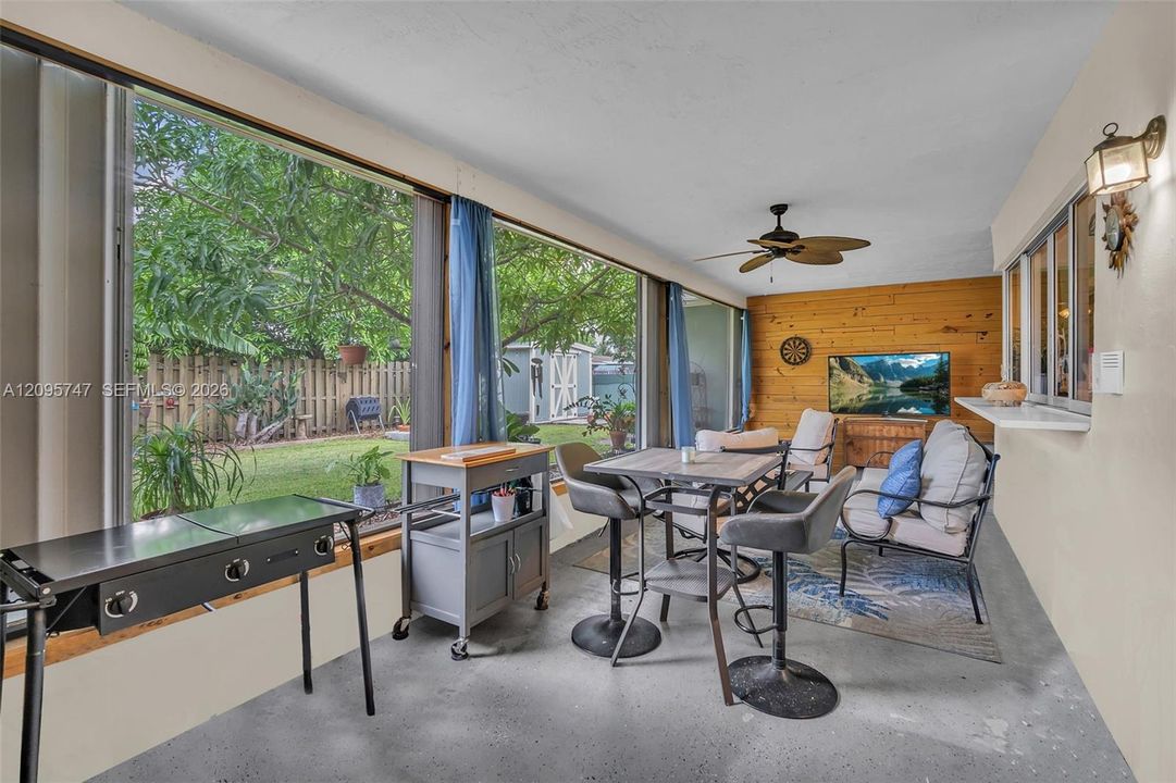 For Sale: $531,000 (2 beds, 2 baths, 1537 Square Feet)