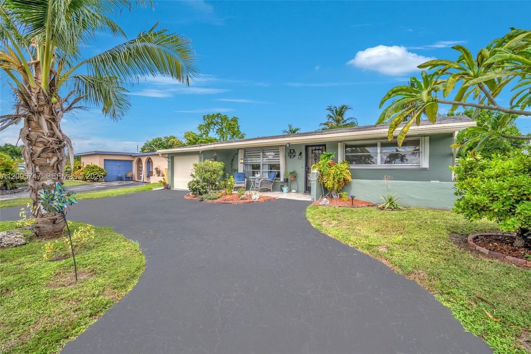 For Sale: $531,000 (2 beds, 2 baths, 1537 Square Feet)