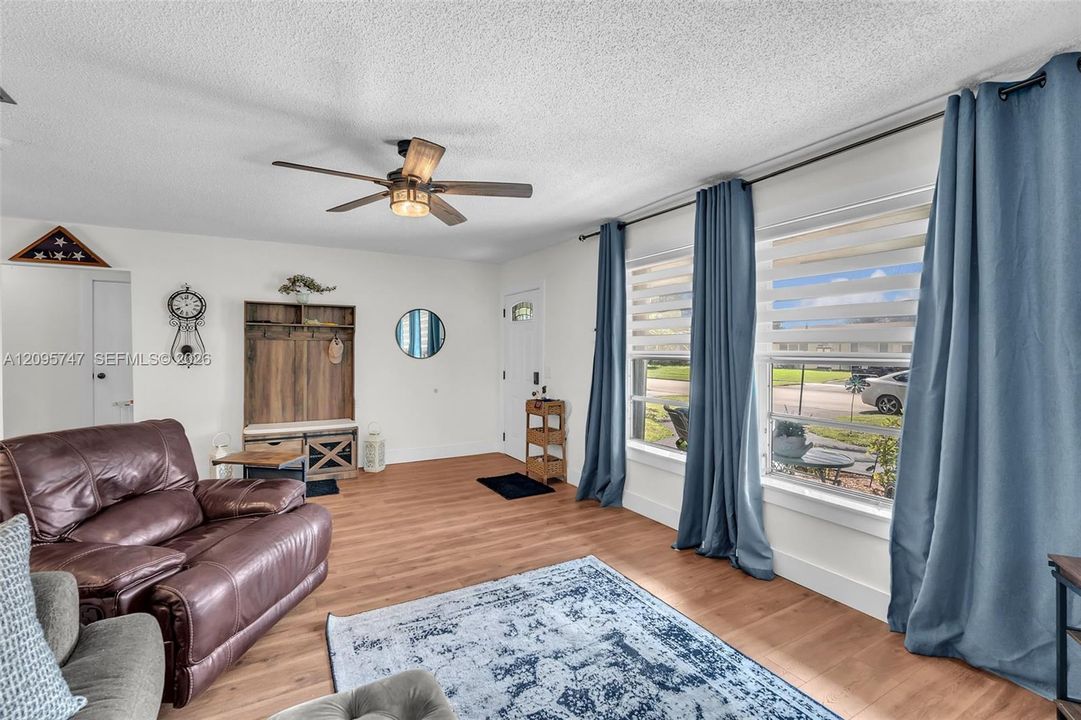 For Sale: $531,000 (2 beds, 2 baths, 1537 Square Feet)