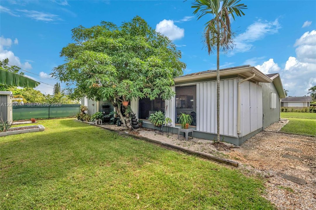 For Sale: $531,000 (2 beds, 2 baths, 1537 Square Feet)