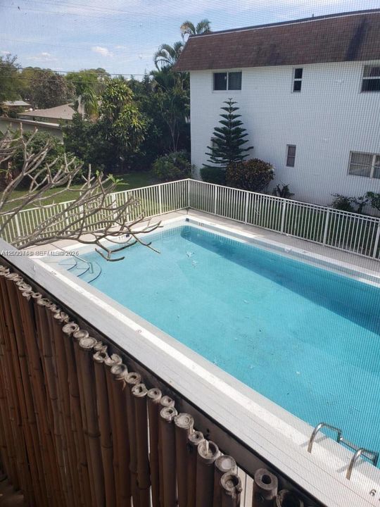 For Rent: $1,800 (1 beds, 1 baths, 740 Square Feet)
