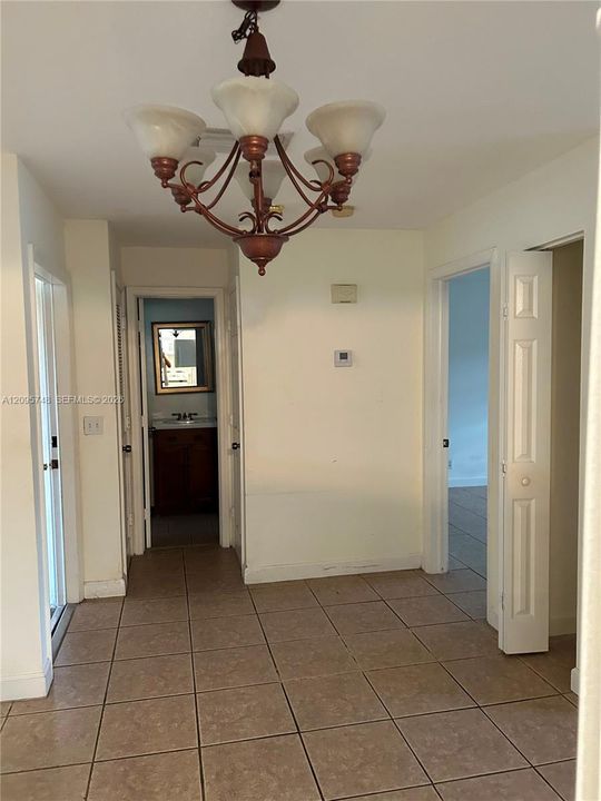 For Rent: $1,800 (1 beds, 1 baths, 740 Square Feet)
