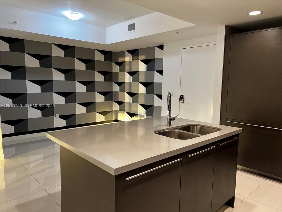 For Rent: $3,100 (2 beds, 2 baths, 1130 Square Feet)