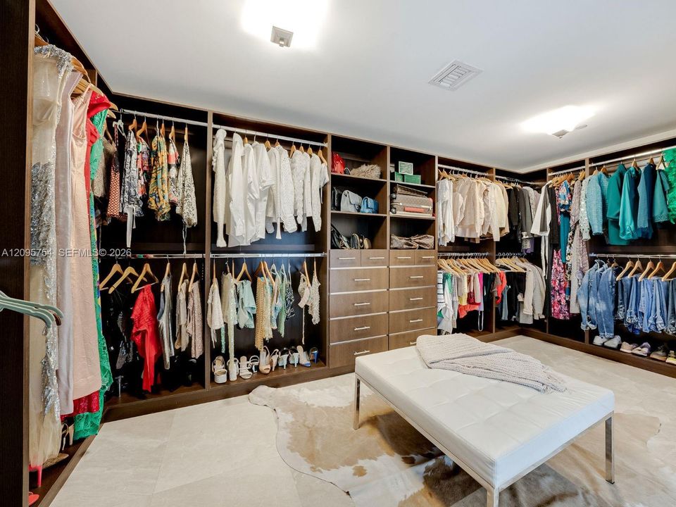 В аренду: $12,500 (4 спален, 4 ванн, 3533 Квадратных фут)