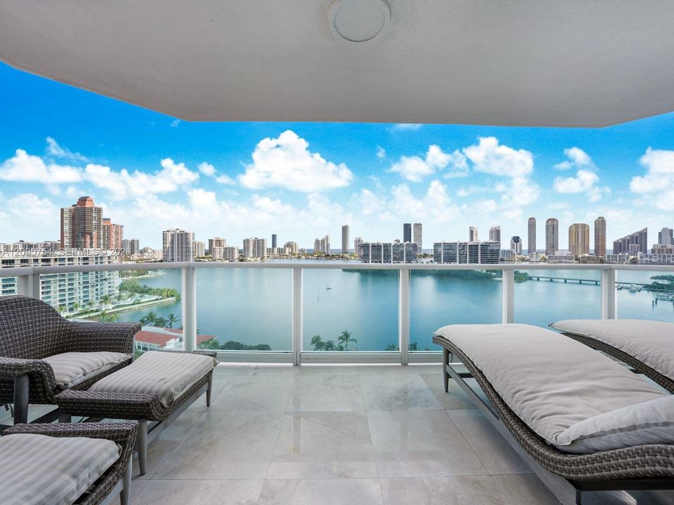 В аренду: $12,500 (4 спален, 4 ванн, 3533 Квадратных фут)