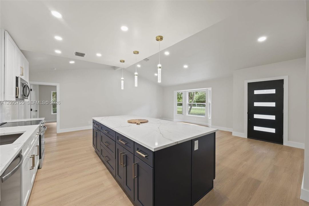 En Venta: $649,900 (3 camas, 2 baños, 1659 Pies cuadrados)