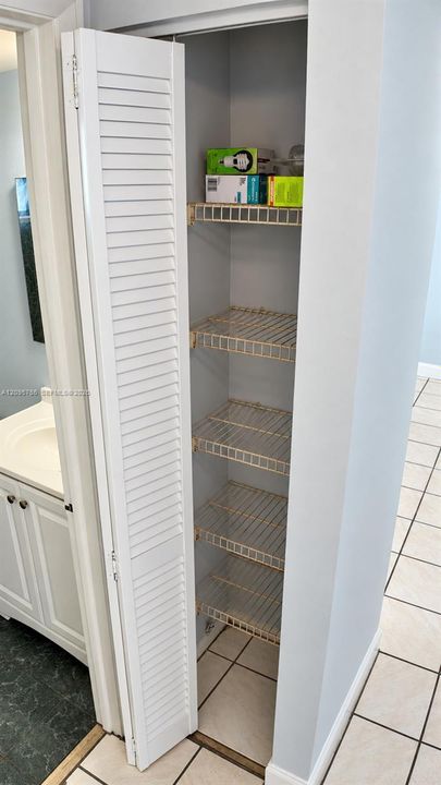 For Rent: $2,100 (2 beds, 2 baths, 812 Square Feet)