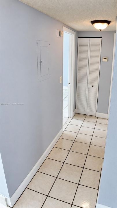 For Rent: $2,100 (2 beds, 2 baths, 812 Square Feet)