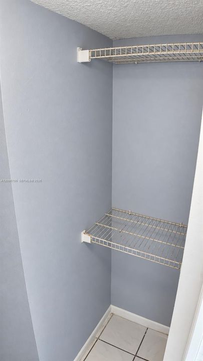 For Rent: $2,100 (2 beds, 2 baths, 812 Square Feet)