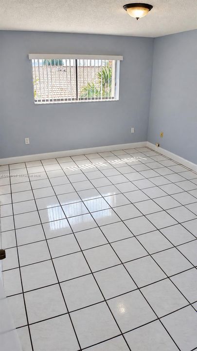 For Rent: $2,100 (2 beds, 2 baths, 812 Square Feet)