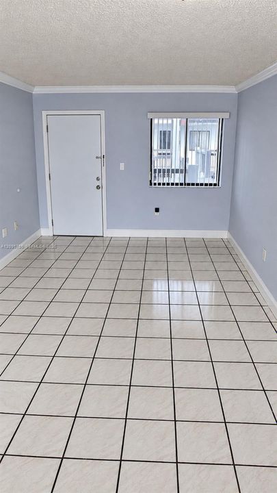 For Rent: $2,100 (2 beds, 2 baths, 812 Square Feet)