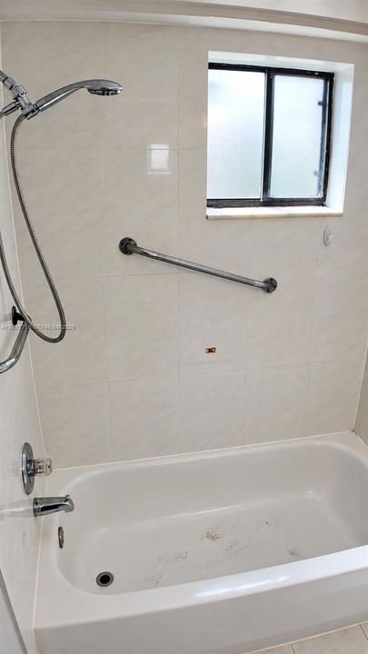 For Rent: $2,100 (2 beds, 2 baths, 812 Square Feet)