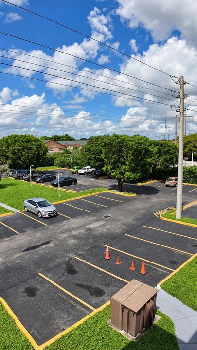 For Rent: $2,100 (2 beds, 2 baths, 812 Square Feet)
