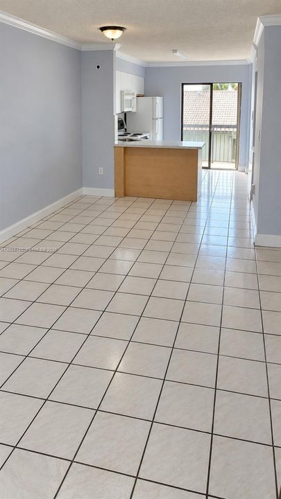 For Rent: $2,100 (2 beds, 2 baths, 812 Square Feet)