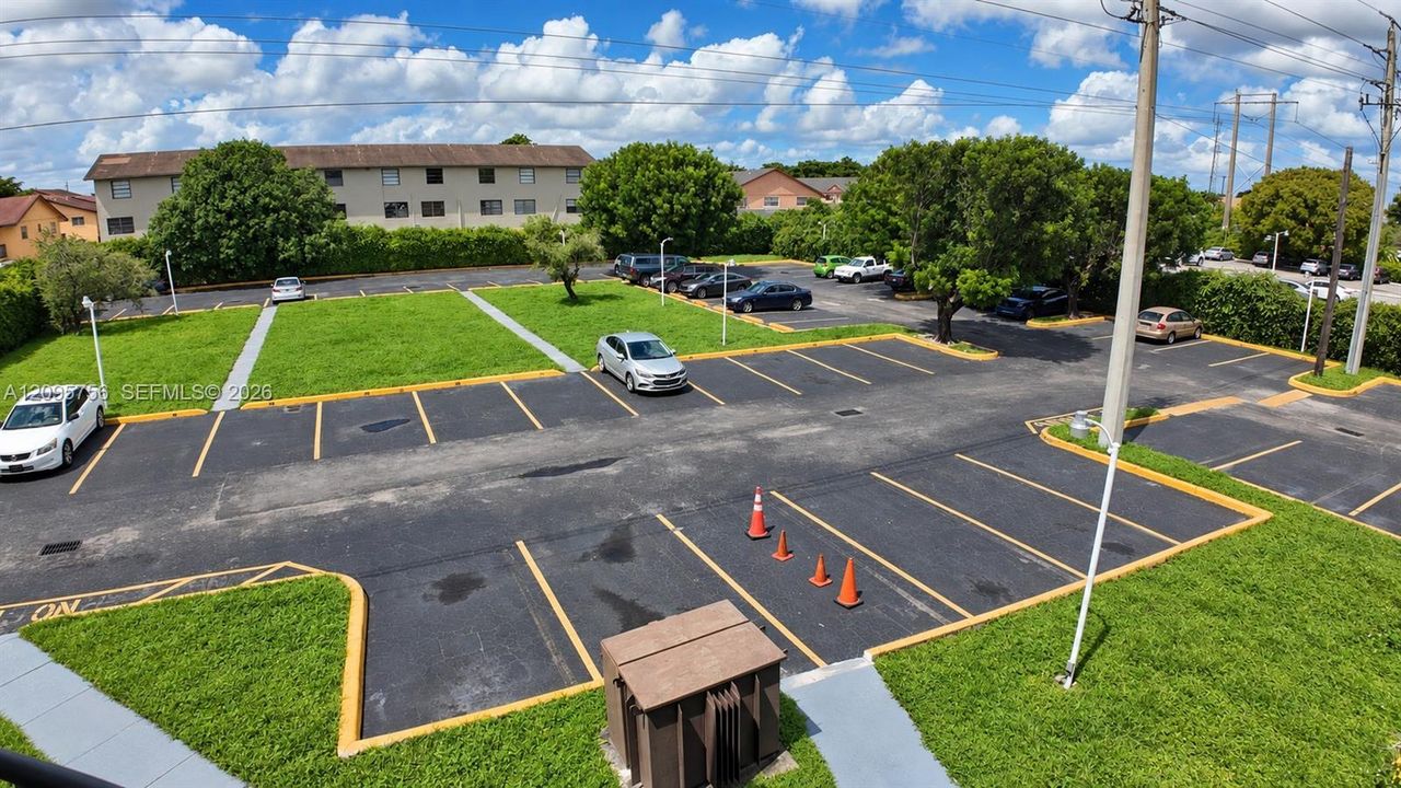 For Rent: $2,100 (2 beds, 2 baths, 812 Square Feet)