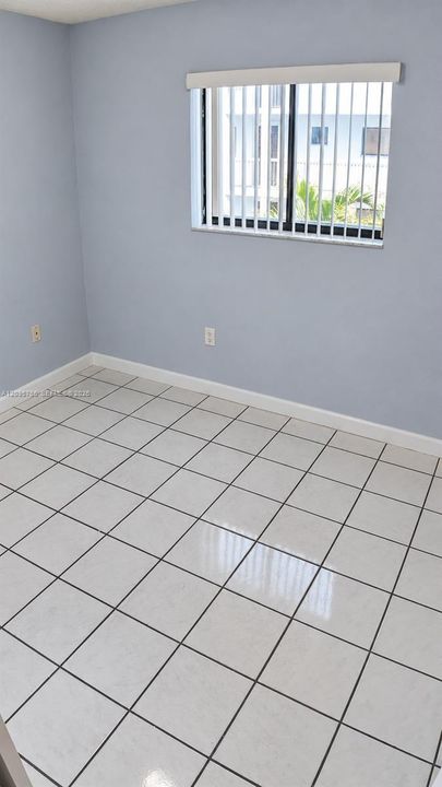 For Rent: $2,100 (2 beds, 2 baths, 812 Square Feet)