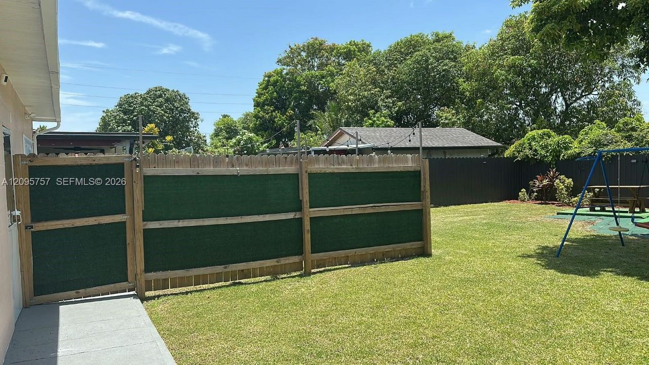 For Sale: $800,000 (0 beds, 0 baths, 1424 Square Feet)