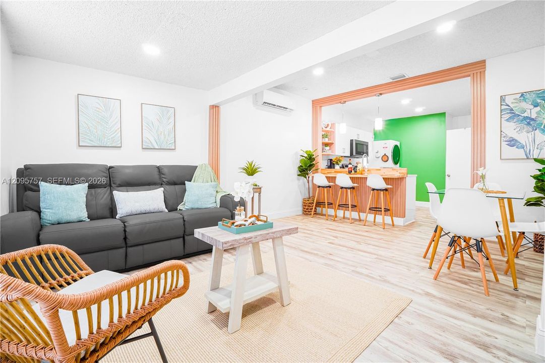 For Sale: $800,000 (0 beds, 0 baths, 1424 Square Feet)