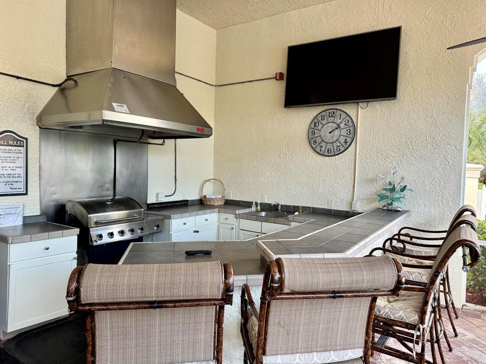 17 - Grill Area