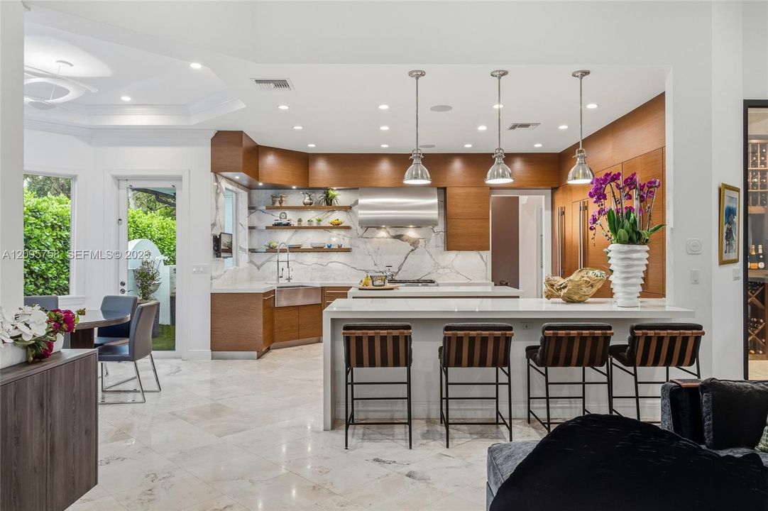 For Sale: $4,750,000 (5 beds, 5 baths, 4710 Square Feet)