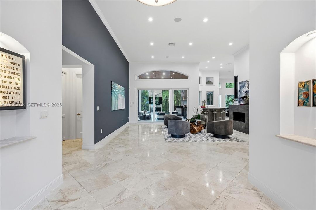 For Sale: $4,750,000 (5 beds, 5 baths, 4710 Square Feet)