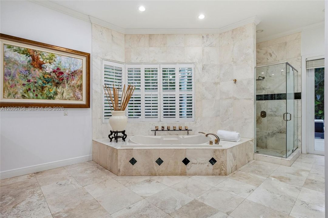 For Sale: $4,750,000 (5 beds, 5 baths, 4710 Square Feet)