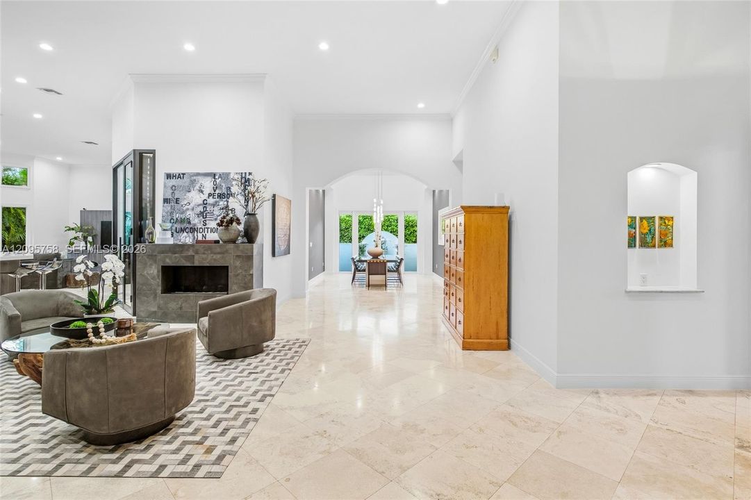 For Sale: $4,750,000 (5 beds, 5 baths, 4710 Square Feet)