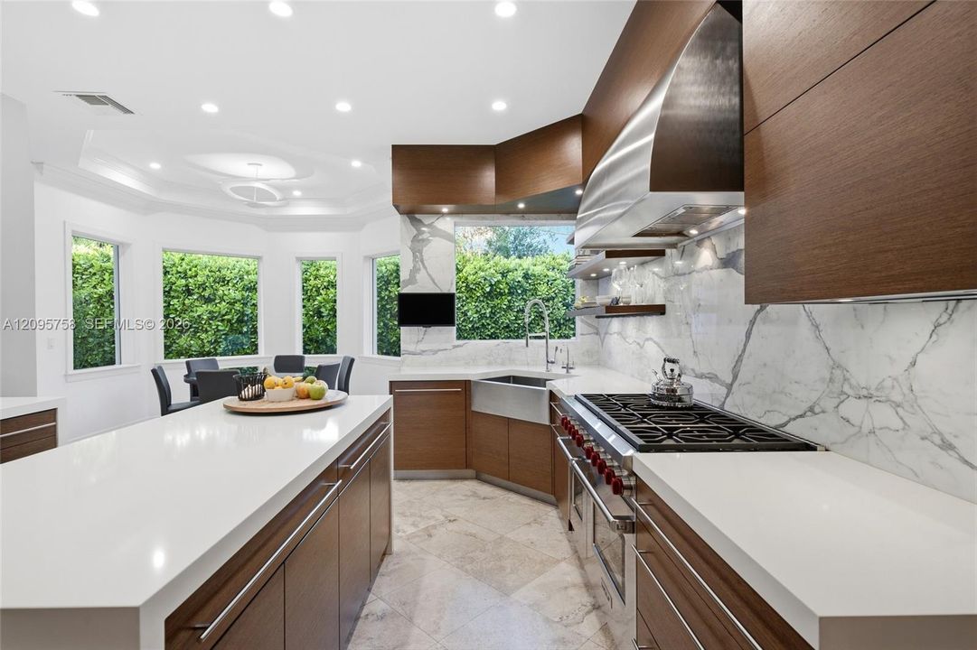 For Sale: $4,750,000 (5 beds, 5 baths, 4710 Square Feet)