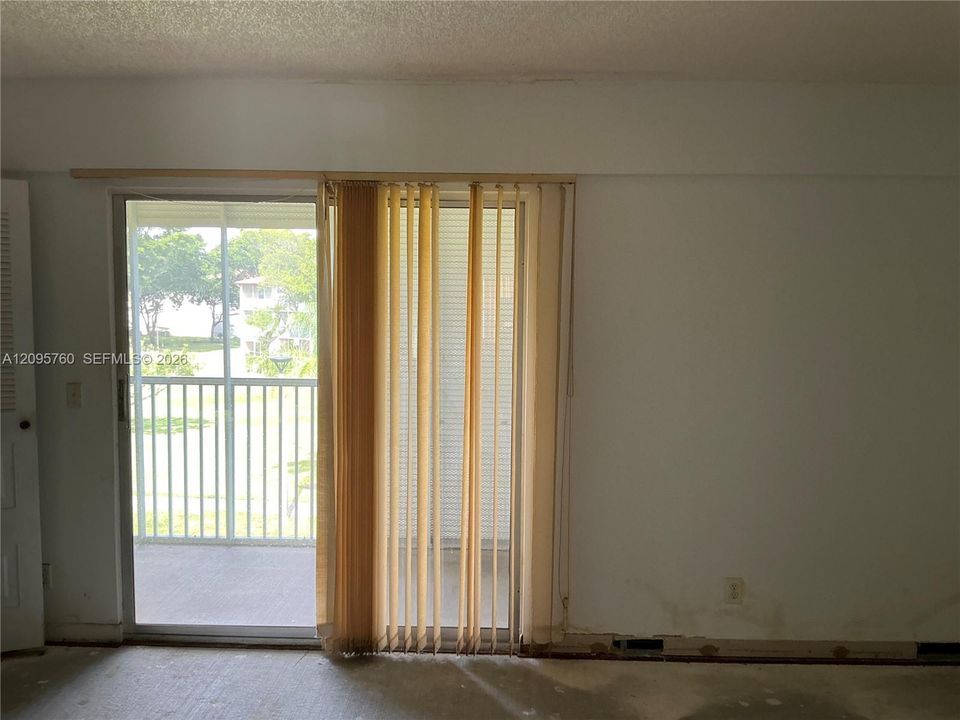 На продажу: $99,900 (1 спален, 1 ванн, 811 Квадратных фут)