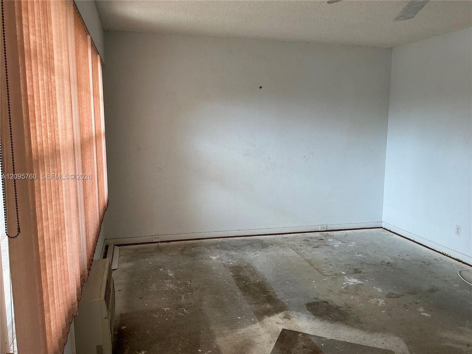 На продажу: $99,900 (1 спален, 1 ванн, 811 Квадратных фут)
