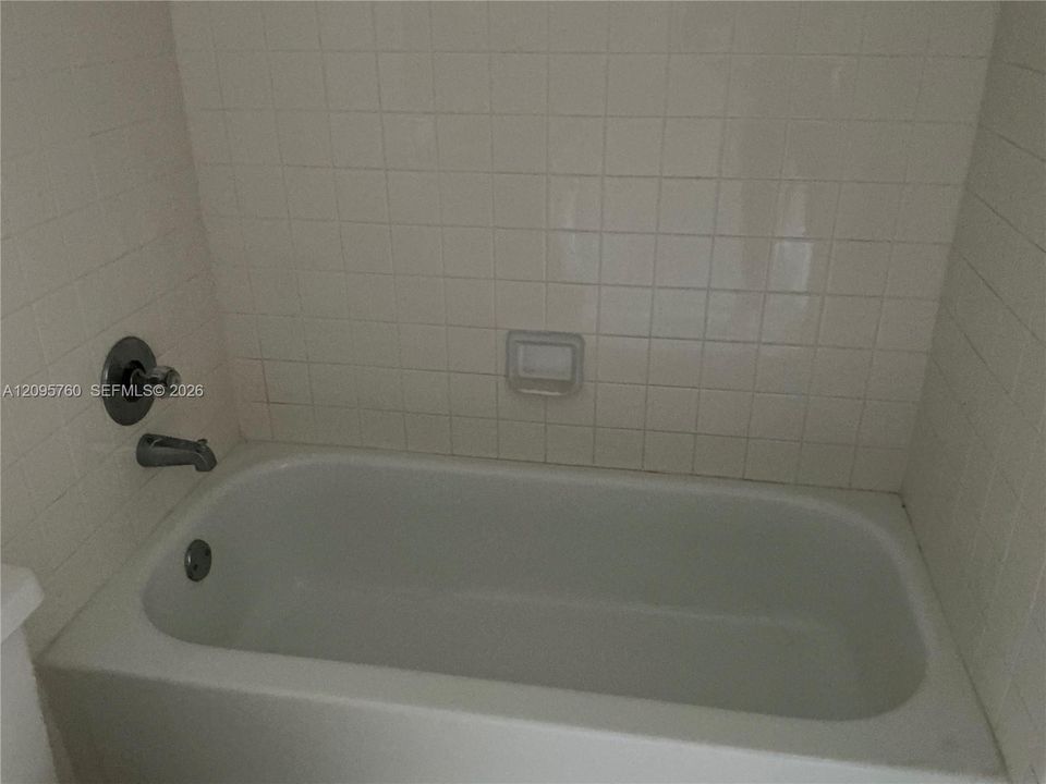 На продажу: $99,900 (1 спален, 1 ванн, 811 Квадратных фут)