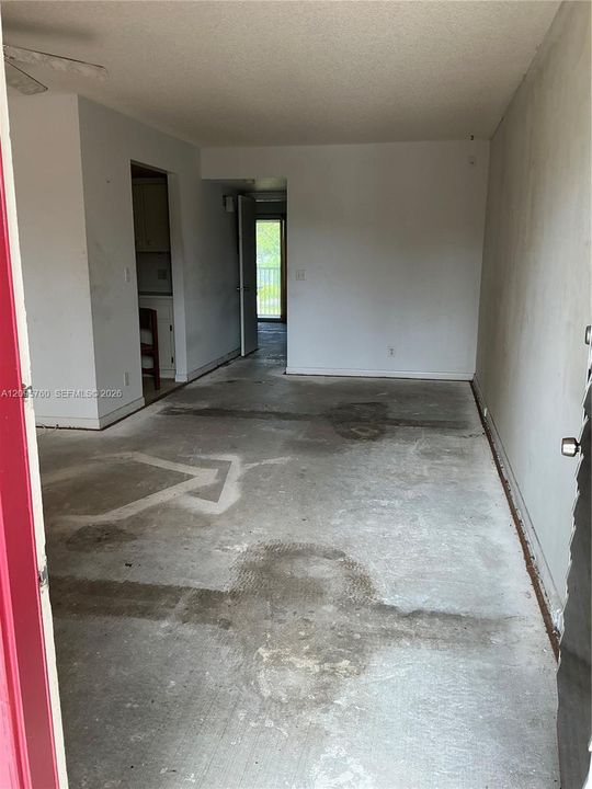 На продажу: $99,900 (1 спален, 1 ванн, 811 Квадратных фут)