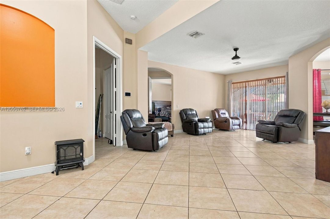 For Sale: $625,000 (4 beds, 3 baths, 2385 Square Feet)