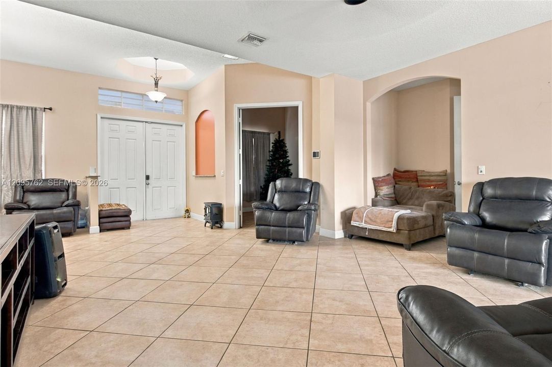 For Sale: $625,000 (4 beds, 3 baths, 2385 Square Feet)
