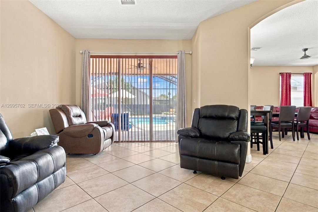 For Sale: $625,000 (4 beds, 3 baths, 2385 Square Feet)