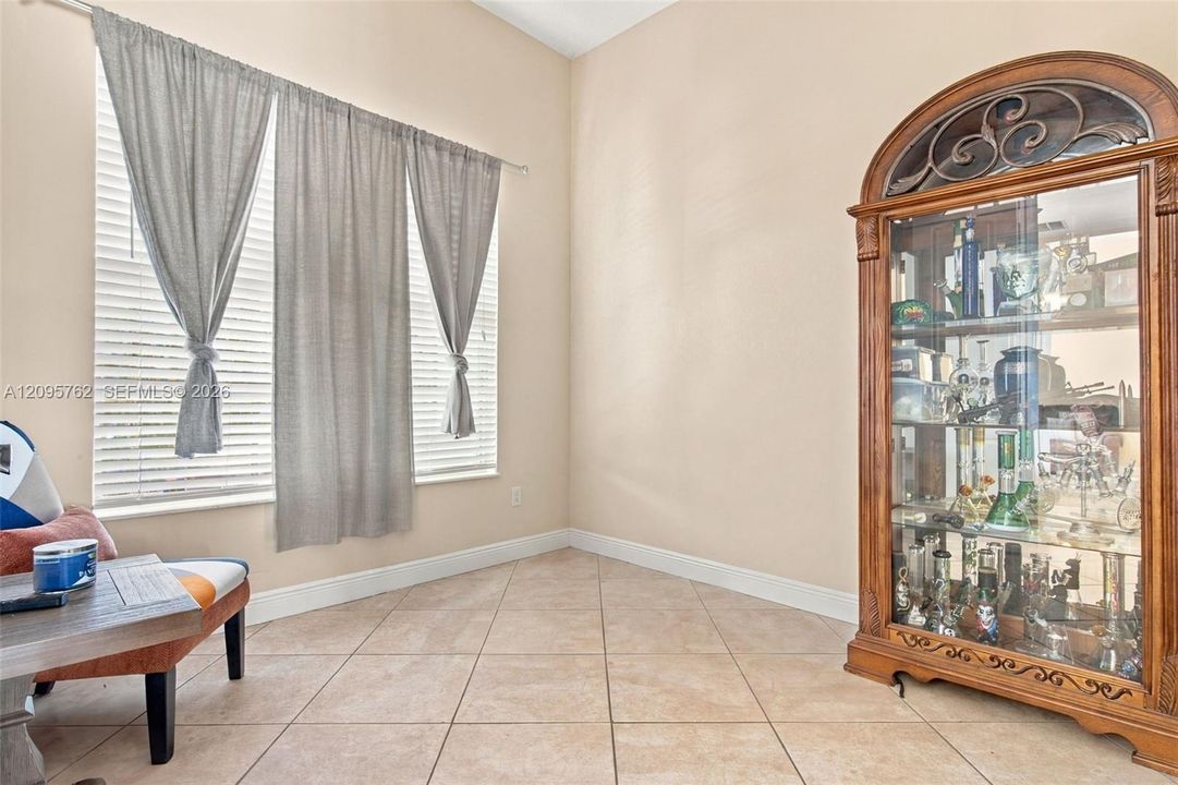 For Sale: $625,000 (4 beds, 3 baths, 2385 Square Feet)