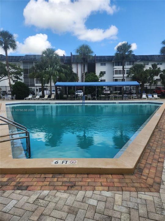 For Rent: $1,599 (1 beds, 1 baths, 928 Square Feet)