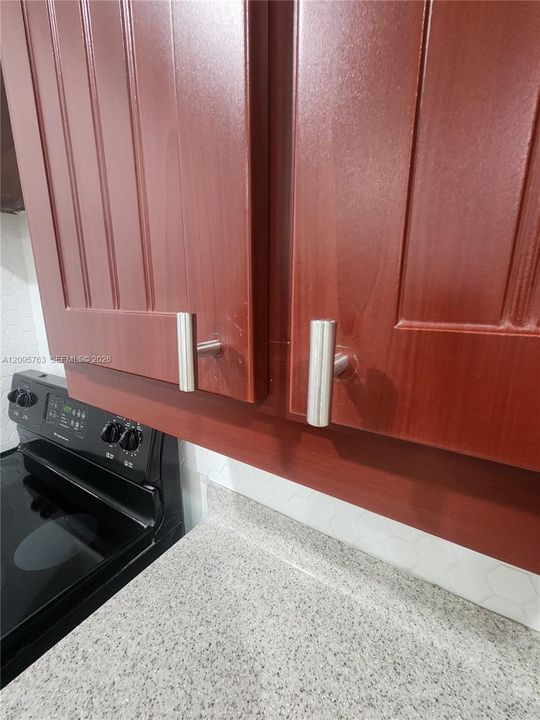 For Rent: $1,599 (1 beds, 1 baths, 928 Square Feet)