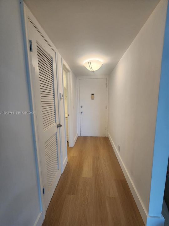 For Rent: $1,599 (1 beds, 1 baths, 928 Square Feet)